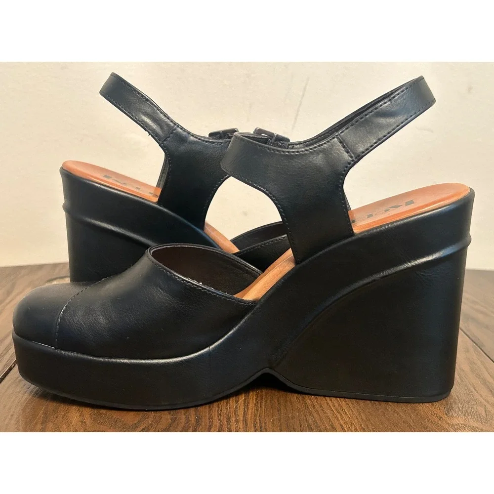 Korks Women's Black Wedge Sandals Platform Closed Toe Ankle Strap Size 10M